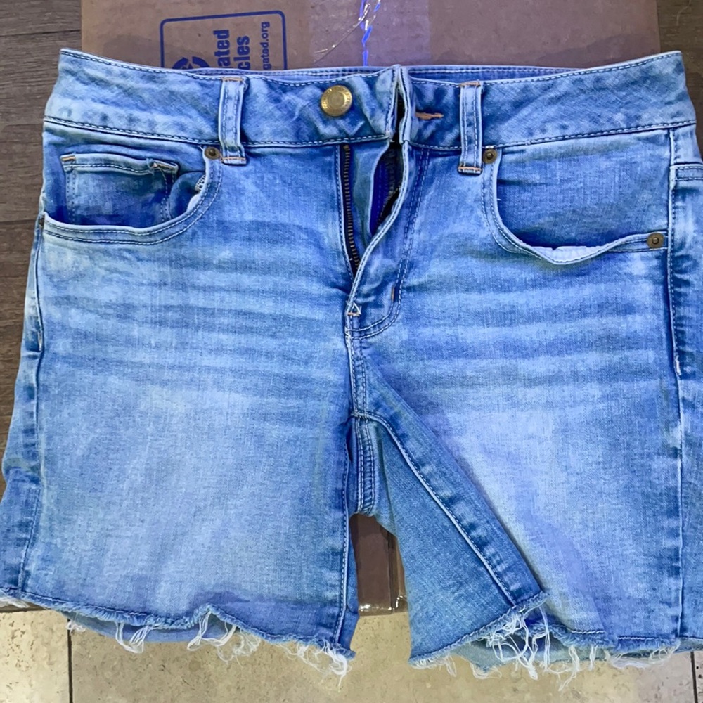 Size 6 American Eagle Outfitters shorts